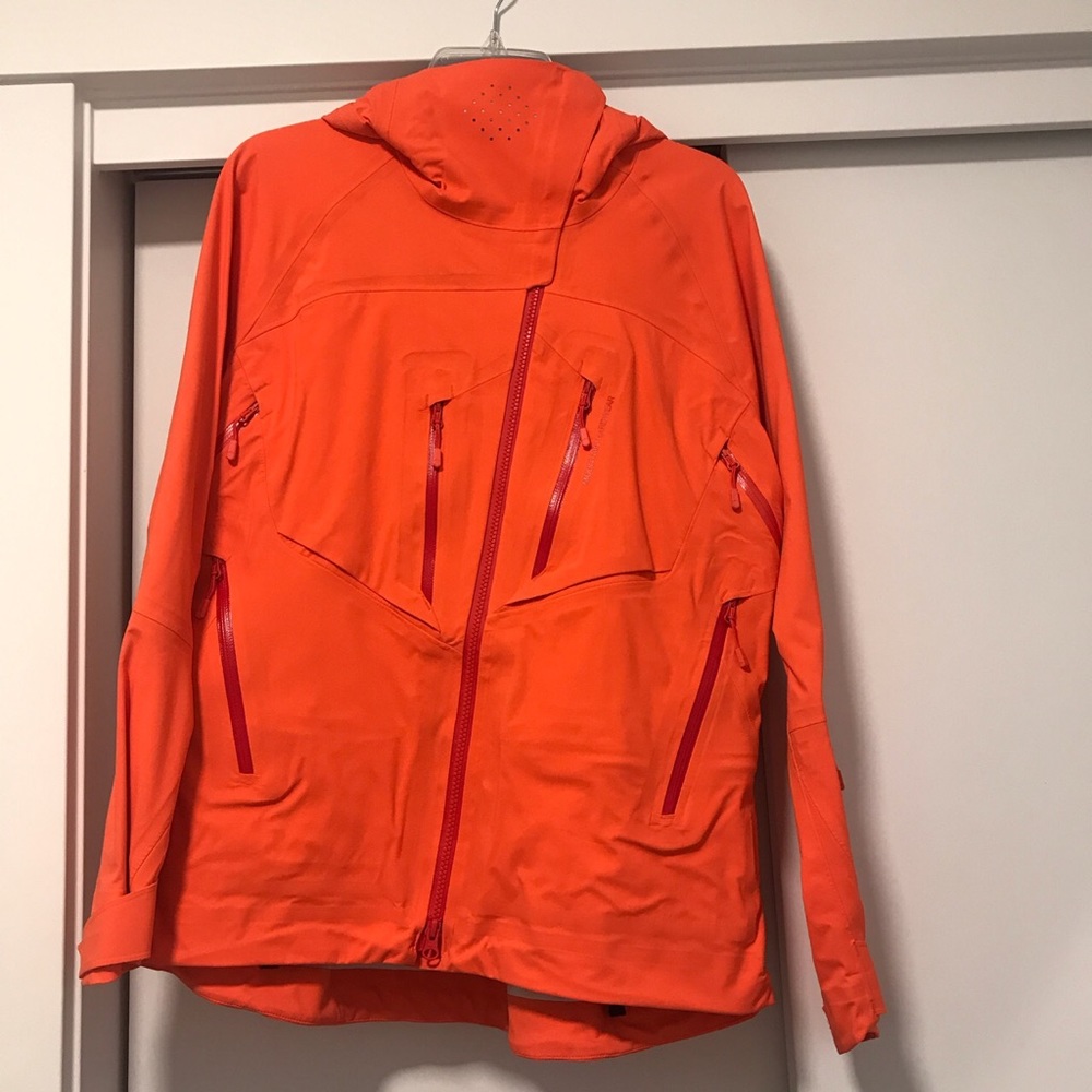 Mountain Hardware, Waterproof, Recco, Size M